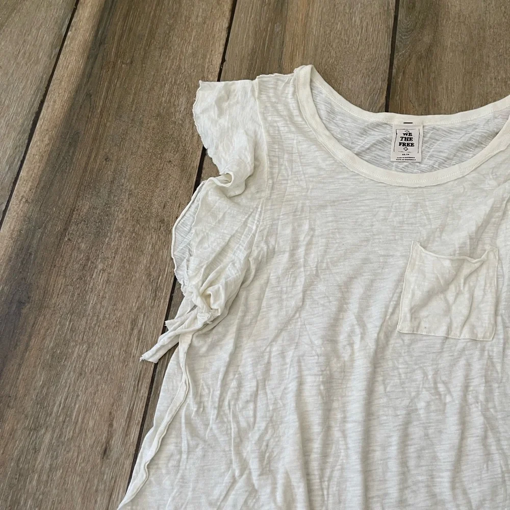 Free people we the free off white tee ruffle sz Xs so easy - Picture 8 of 8
